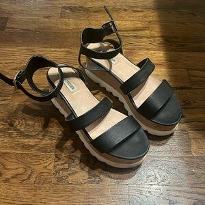 Steve Madden platform sandal
